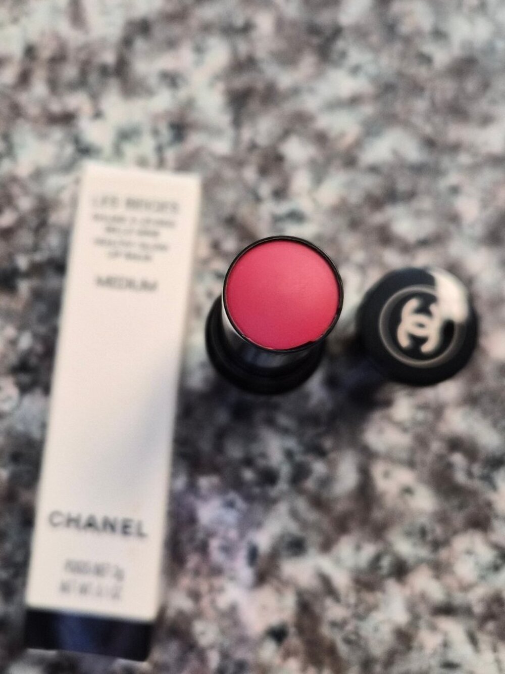 CHANEL Les Beiges Healthy Glow Lip Balm (MEDIUM)